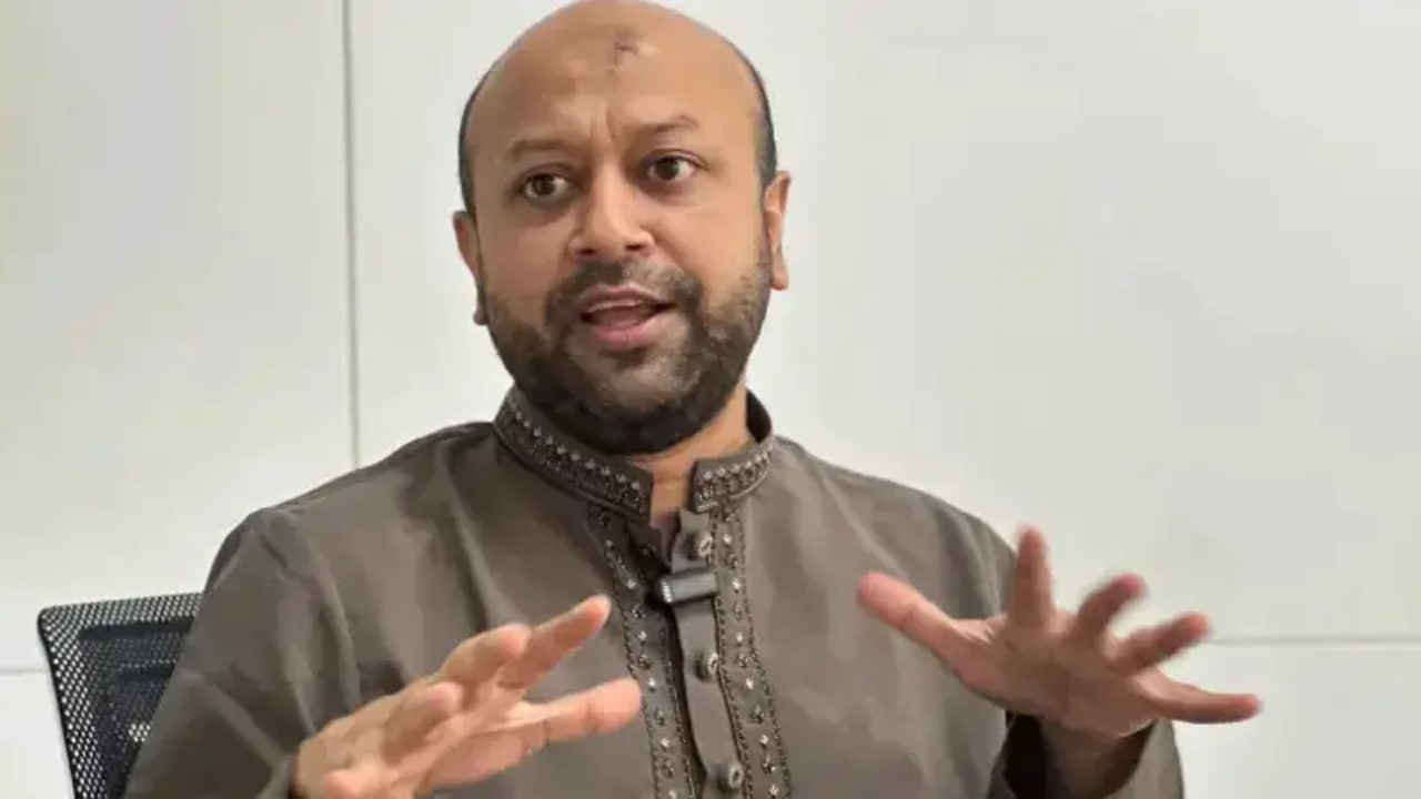 শেখ হাসিনা যদি গণভবনে মারা যেতেন, আ.লীগ বেঁচে যেত: ব্যারিস্টার ফুয়াদ